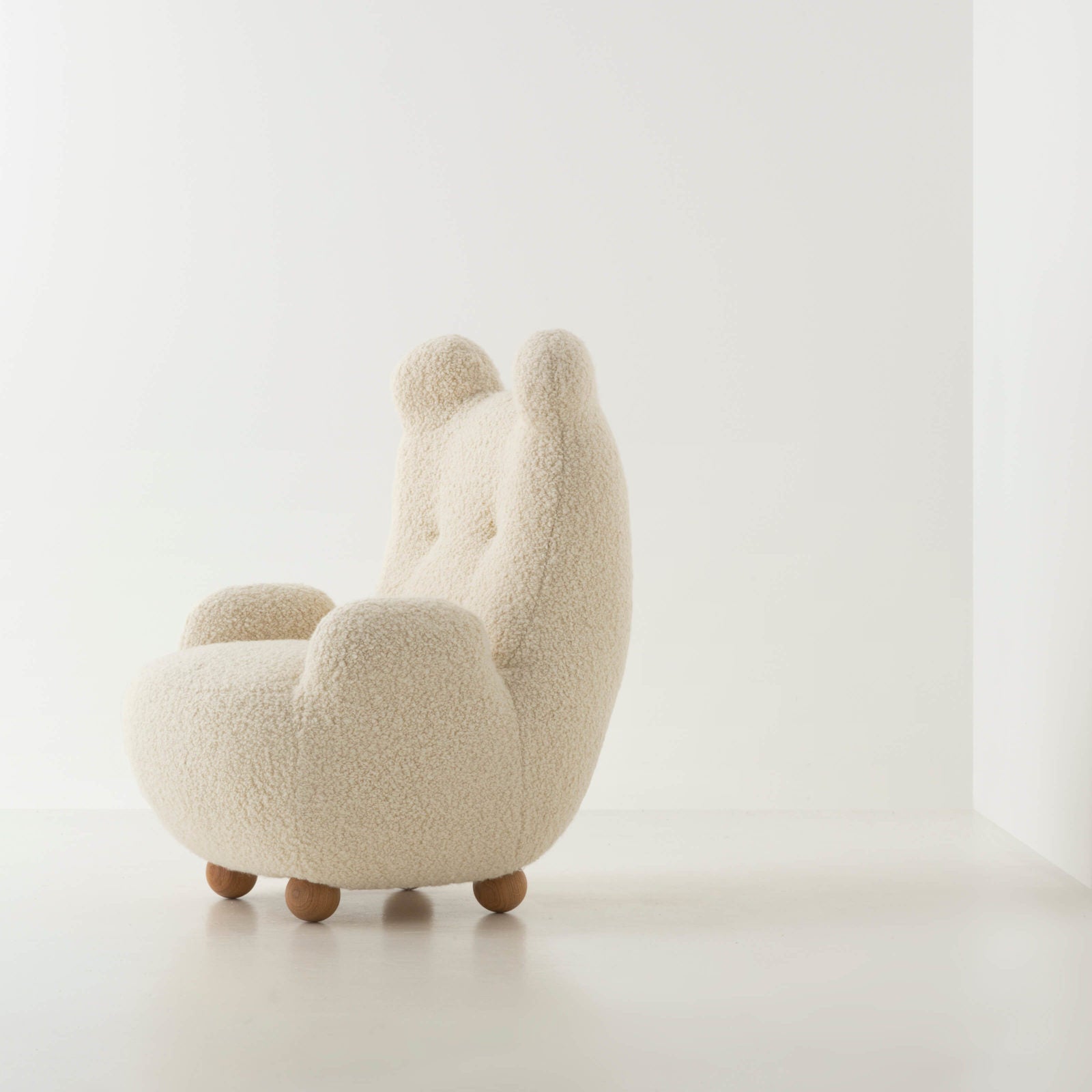 Bruin Wing Velvet Chair - Warm White