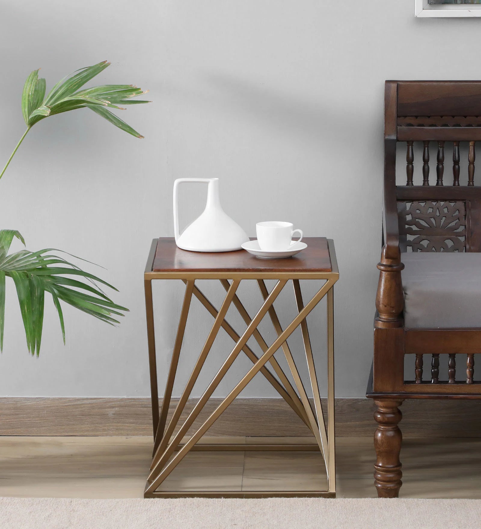 Kini Metal End Table In Matte Gold Finish